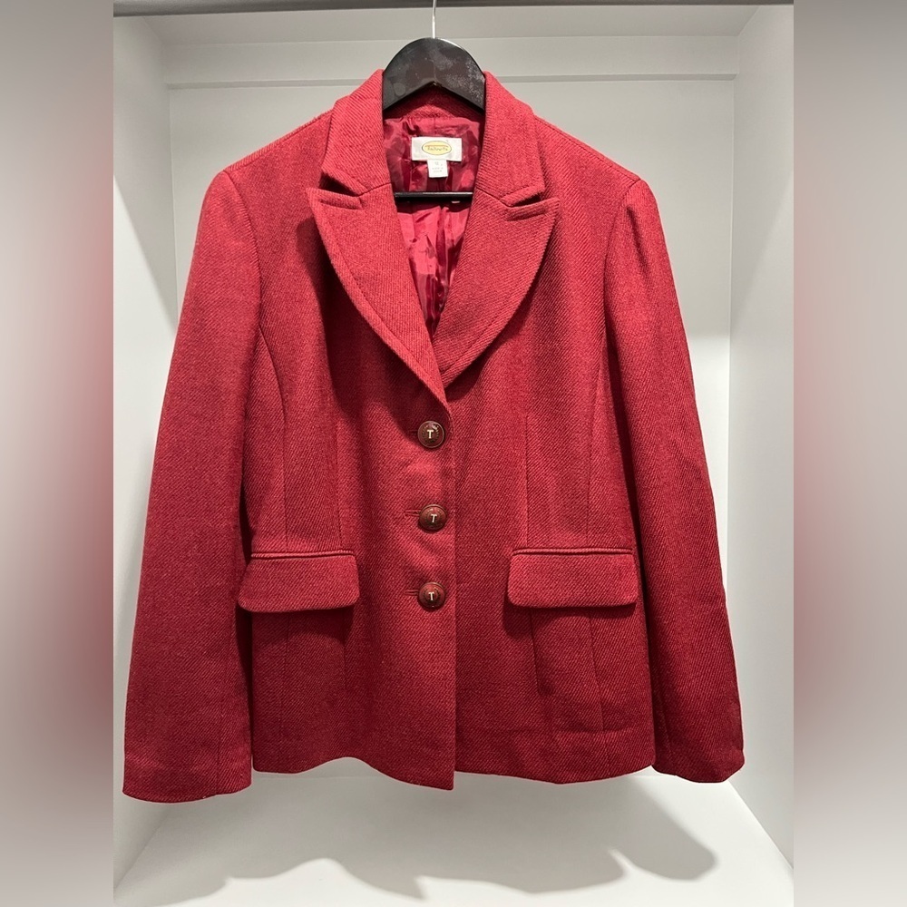 Vintage Talbots Cranberry Red Shetland Wool Blazer Enameled logo buttons 12